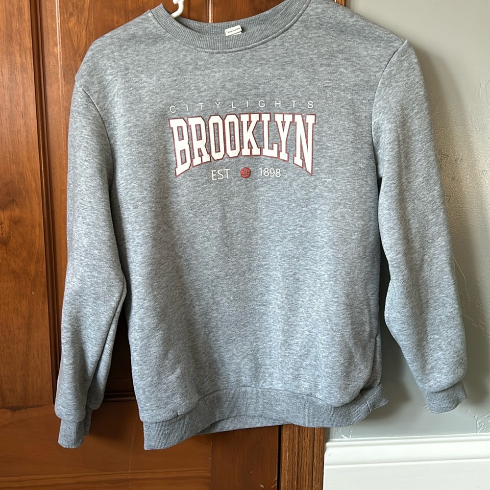 SHEIN Brooklyn crewneck